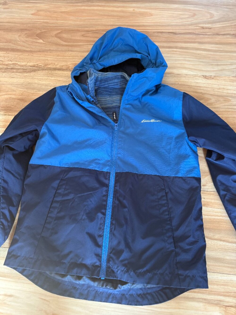 Eddie Bauer Boys Waterproof Winter Ski Jacket – Size M (10/12)